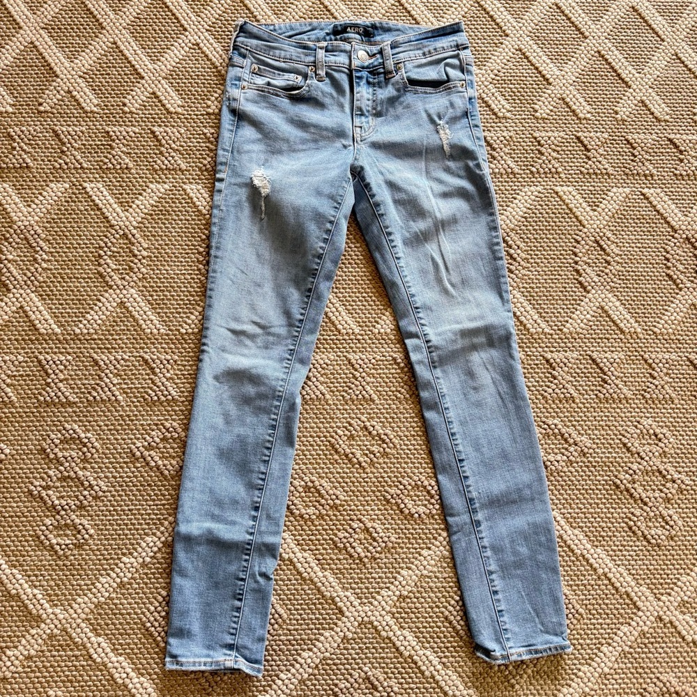 Aeropostale Women’s Low Rise Distressed Skinny Jeans (Size 4)